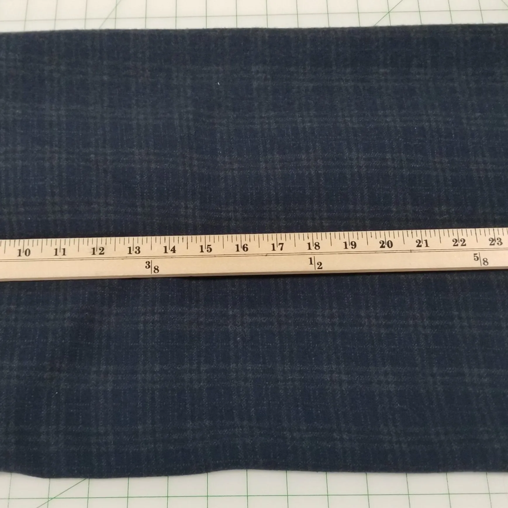 End of bolt: 1.5 yards ofEuropean Deadstock Wool Slight Brushed Hacci Sweater Plaid Opaque Stable Knit-remnant