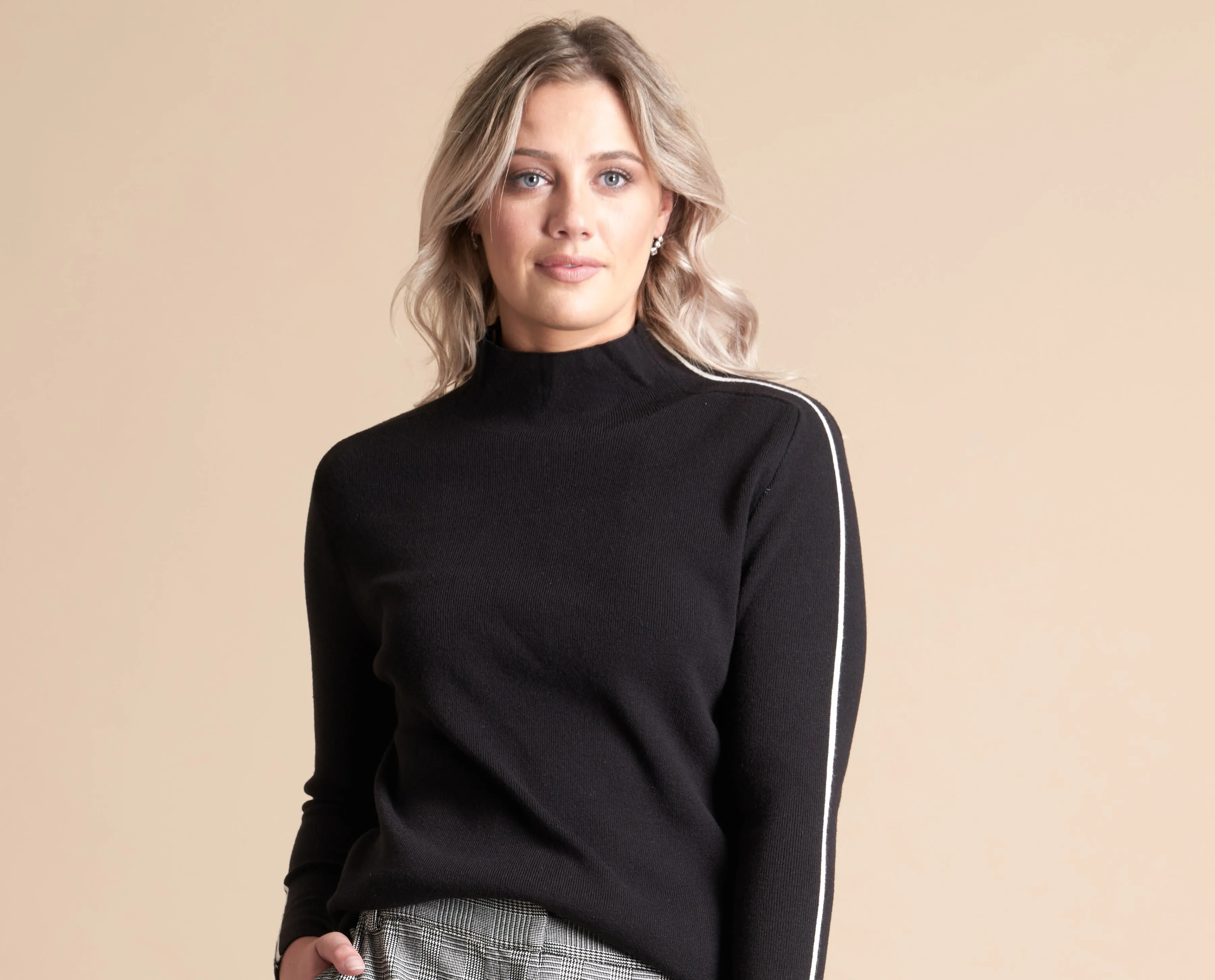 Knewe Onyx Sweater - Black